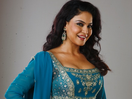 Veena Malik finds Bollywood as her own family